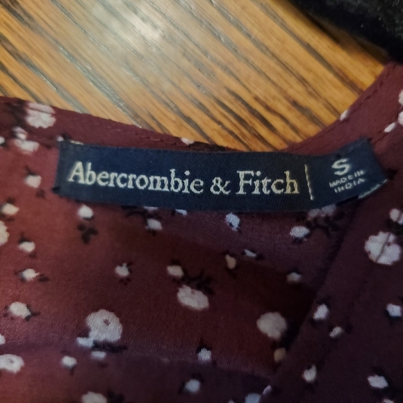 Hollister Women's Mini V-Neck Wrap Dress - Picture 5 of 7